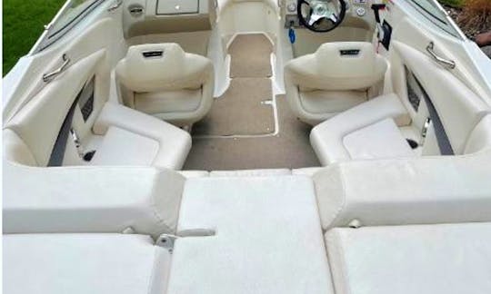 21ft Larson Bowrider Fall Special $125/hour Rental in Lake Minnetonka, Minnesota