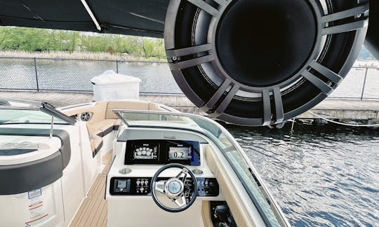 ✅⚓️✅ SeaRay de luxo de 30 pés com sistema de som surround atualizado//Capitão incluído!