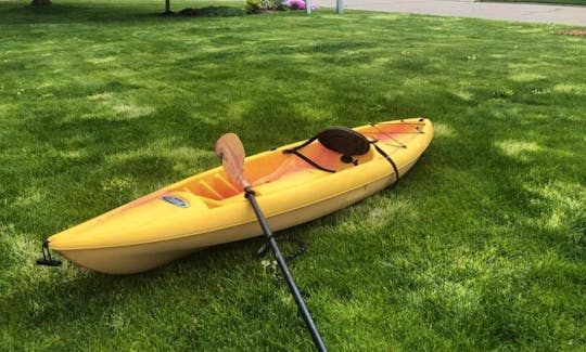 10ft Pelican Kayak Rental in Flint, Michigan