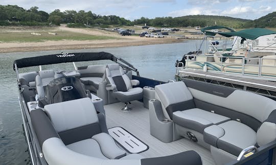 22' 2022 Veranda Pontoon - Lake Travis