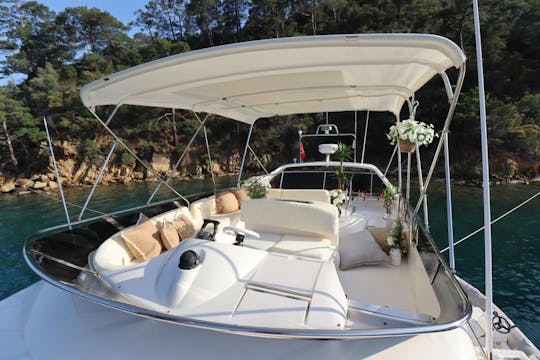 Motor Yacht Azimut 55 in Gocek & Fethiye 