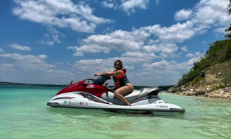 Enjoy the water to the max with Jet Skis in Canyon Lake