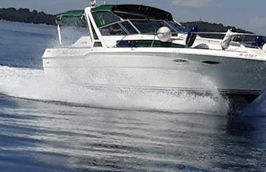 32ft Searay Motor Yacht Rental in Toronto, Ontario