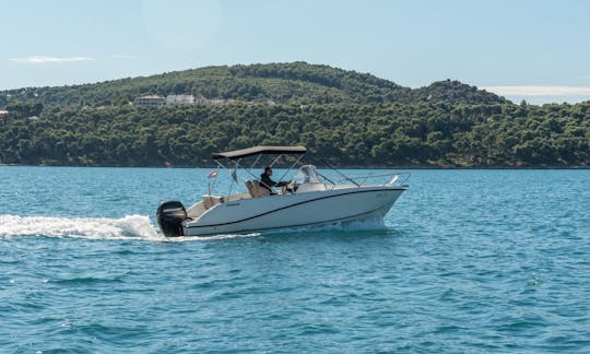 Quicksilver Activ 675 Rental in Split