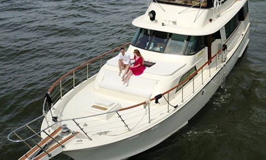 60ft Hatteras Luxury Motor Yacht in NY Harbor - USCG Inspected