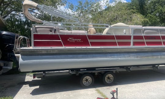 Great Bentley 24 ft Pontoon Rental in Lake Wales, Florida