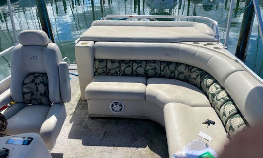 Great 22ft Manitou Legacy Tritoon for rent in Gulfport, Florida