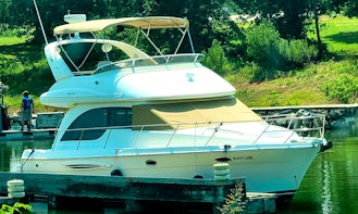 Flybridge Motor Yacht Rental with Stereo and BBQ in Lewisville, Texas