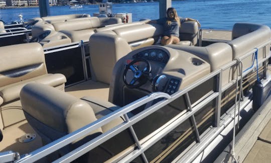 ''A Lil Crabby'' Bentley Cruise 240 Pontoon Rental in Fort Walton Beach, Florida