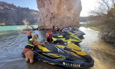 ¡Motos acuáticas en el lago Havasu por solo 300 dólares fuera de temporada!