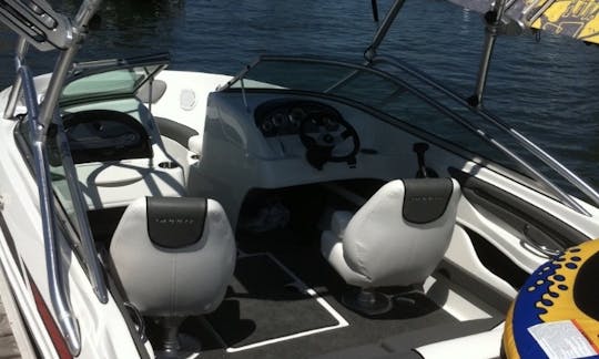 21ft Sea Ray Bowrider Wake Boat for Rent in Kelowna