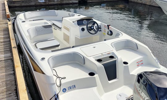 O barco perfeito para desfrutar do Lago Union