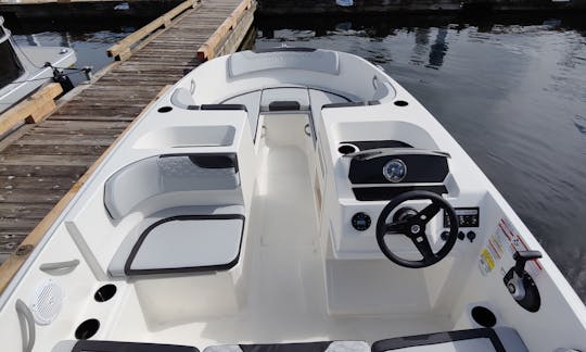 The Perfect Boat To Enjoy Lake Union