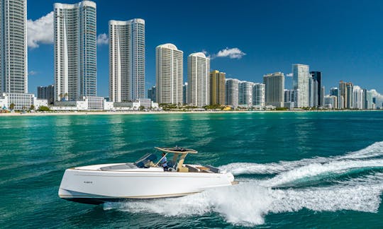 Luxury 38ft Prado Italian Yacht for Cruise in Miami Beach!!