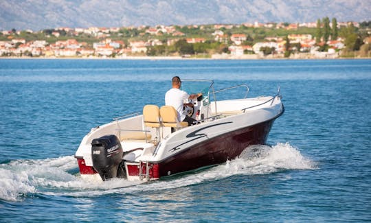 Lancha motora Reful 22 Fly para 8 personas en Nin, condado de Zadar