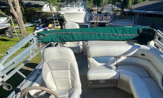 Pontoon for up to 10 people in Inverness, Florida
