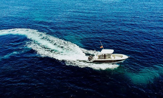 30ft Robalo ⚓️“CIAOCORE” Center Console Boat Rental in Ibiza, Illes Balears