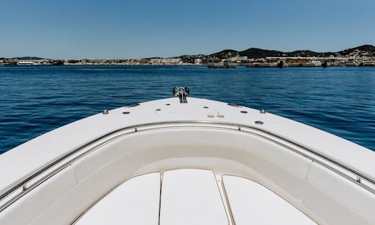 30ft Robalo ⚓️“CIAOCORE” Center Console Boat Rental in Ibiza, Illes Balears