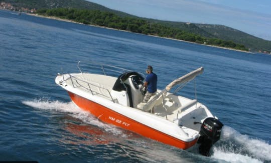 ¡Lancha motora Insidias Marine HM22 en alquiler en Nin, condado de Zadar!