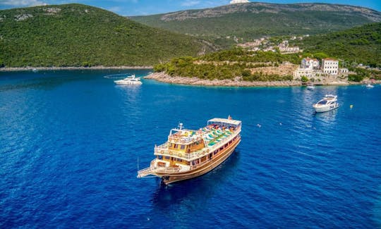 Excursión a la bahía de Boka Kotor en barcos de Knez Lipovac