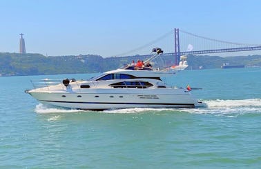 Luxury Azimut 52ft Boat in Lisbon, Portugal