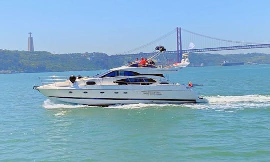 Luxury Azimut 52ft Yacht in Lisbon, Portugal