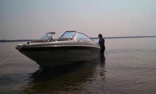 Sleek day boat for Lake Minnetonka!