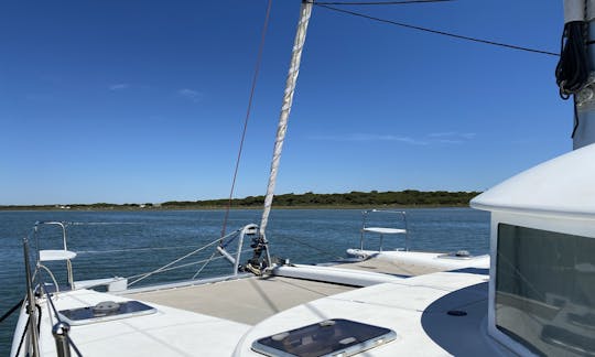 Catamaran Lagoon 380 for Daily trip in El Rompido, Andalucía