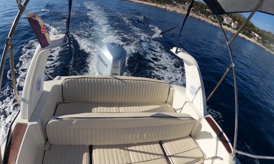 Marlin 23 RIB with 200 Hp Outboard for rent in Hvar