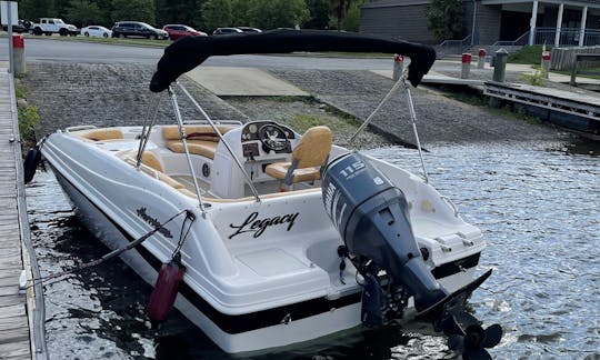 Hurricane SunDeck 22ft Sport with a Captain ready to book on Lake Norman