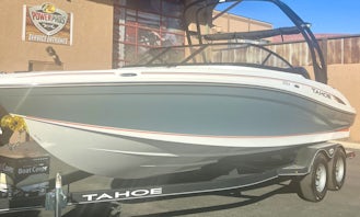 Rent and enjoy a new, powerful, spacious and well equipped sport boat!