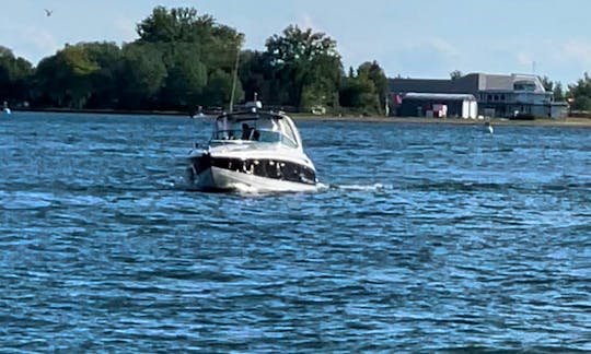 Formula 370SS Motor Yacht Rental in Mississauga, Ontario