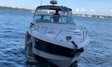 38ft Formula 370SS Motor Yacht for rent in Toronto