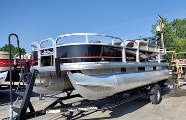 The Dally 18ft DXL SunTracker Bass Buggy Pontoon for Rent @ Grapevine Lake