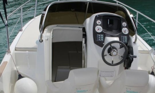 ¡Lancha motora Insidias Marine HM22 en alquiler en Nin, condado de Zadar!