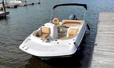 Hurricane SunDeck 22ft Sport with a Captain ready to book on Lake Norman