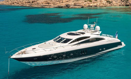 Aluguel de mega iates de luxo Sunseeker Predator de 82 pés em Eivissa, Illes Balears 💎