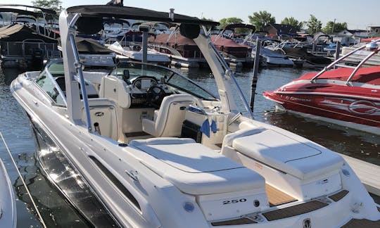 Bowrider de luxo Sea Ray SLX em Canandaigua