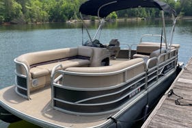 Suntracker  Pontoon with 90 Hp outboard for rent in Lake Wylie