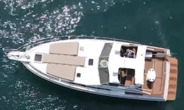 Profitez du soleil à bord d'un bateau de croisière Sea Ray Express de 42 pieds