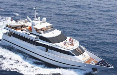 93ft Heeseen 92 Power Mega Yacht Rental in Eivissa, Illes Balears
