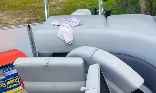 2022 Bentley Pontoon Boat Hudson/ Spring Hill, Florida area