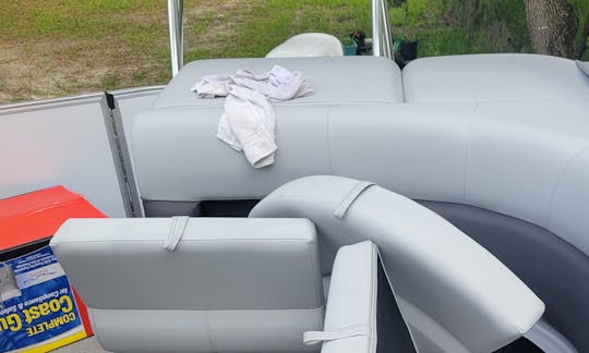 2022 Bentley Pontoon Boat Hudson/ Spring Hill, Florida area