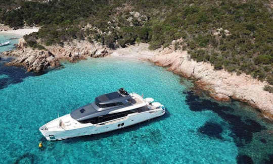 OZONE Sanlorenzo Power Mega de 88 pieds à Eivissa, Îles Baléares