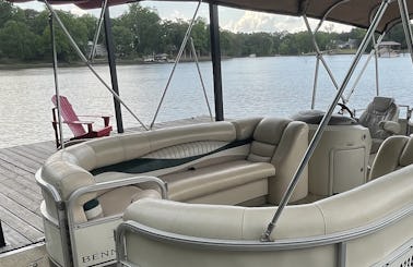 Bennington Pontoon with 115 Hp outboard available in Lake Wylie