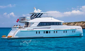 Vanquish 82 Power Mega Yacht Rental in Eivissa, Illes Balears