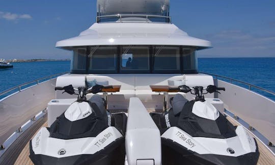 Vanquish 82 Power Mega Yacht Rental in Eivissa, Illes Balears