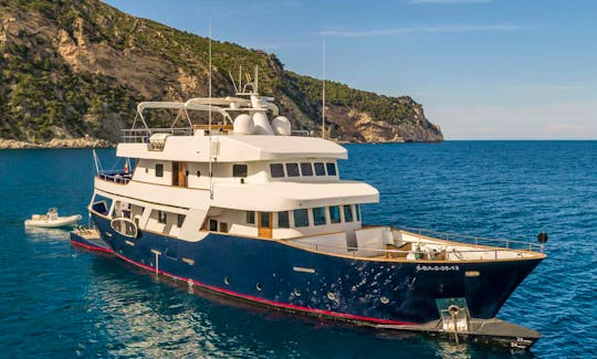 Navetta 31M Power Mega Yacht Rental in Eivissa, Illes Balears