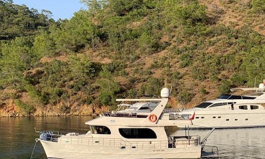 Alquiler de yate a motor Trawler 50 en Muğla, Turquía