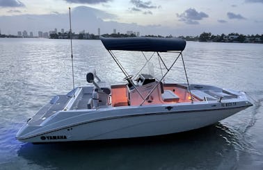 BRAND NEW**2022 Yamaha Powerboat Cruise and Party in Miami Bay